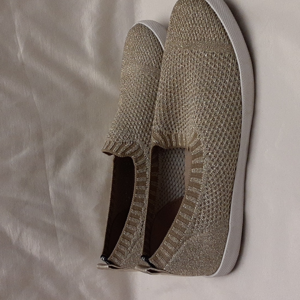 Nautica size 6.5 women's gold metallic slip on sneaker. - Picture 4 of 14